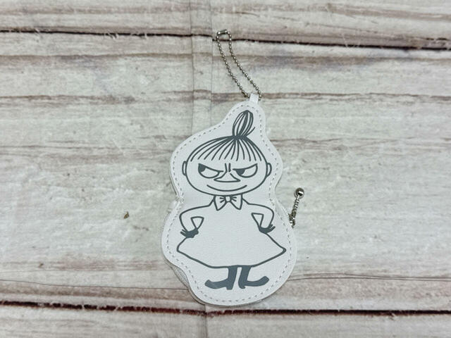 リトルミイデザインのキュートなチャームポーチ