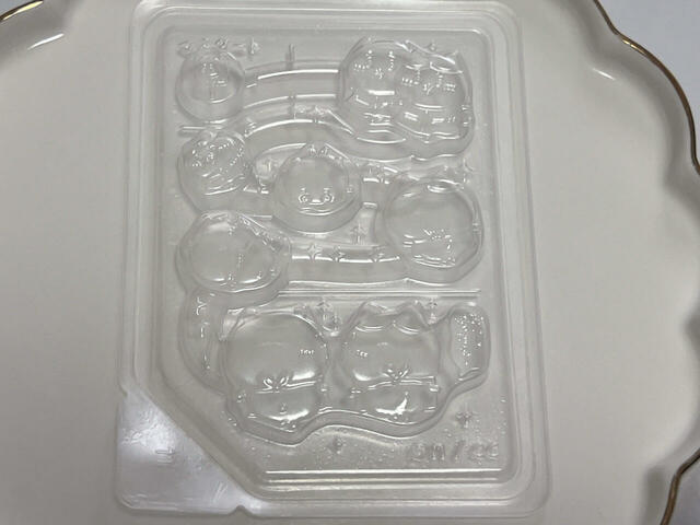 外した後のトレーは自宅でチョコやグミを作る時に使えそう♪