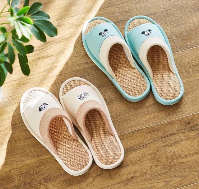 ちびかお刺繍入り天然素材スリッパ（選べるキャラクター） 1,690円