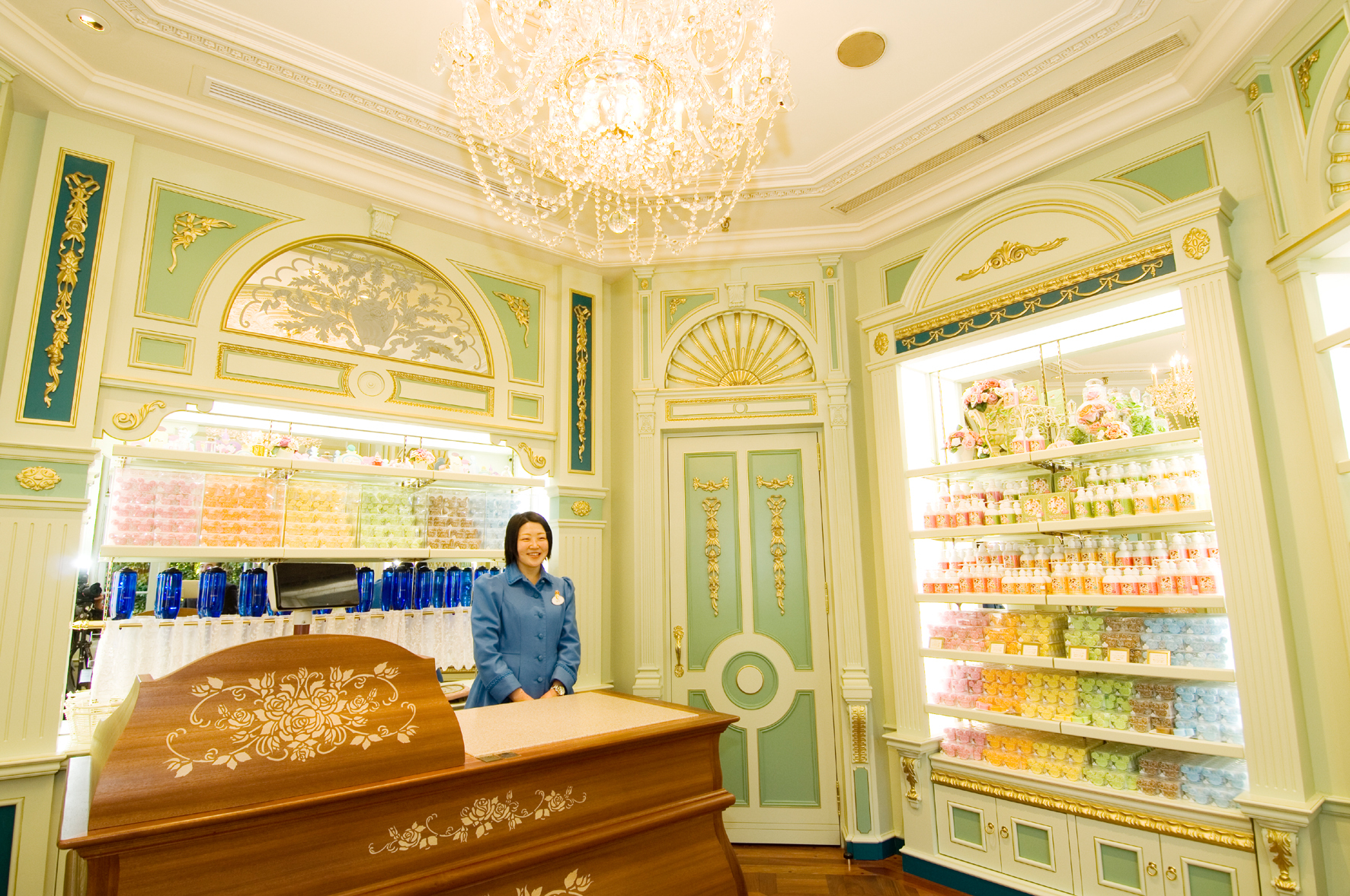 Tdl 女子心をくすぐるアイテムがいっぱい アドベンチャーランド で行くべき3つのショップ 写真 3 9 ディズニー特集 ウレぴあ総研 Tdl 女子心をくすぐるアイテムがいっぱい アドベンチャーランド で行くべき3つのショップ 写真 3 9 ディズニー特集 ウレぴあ総研