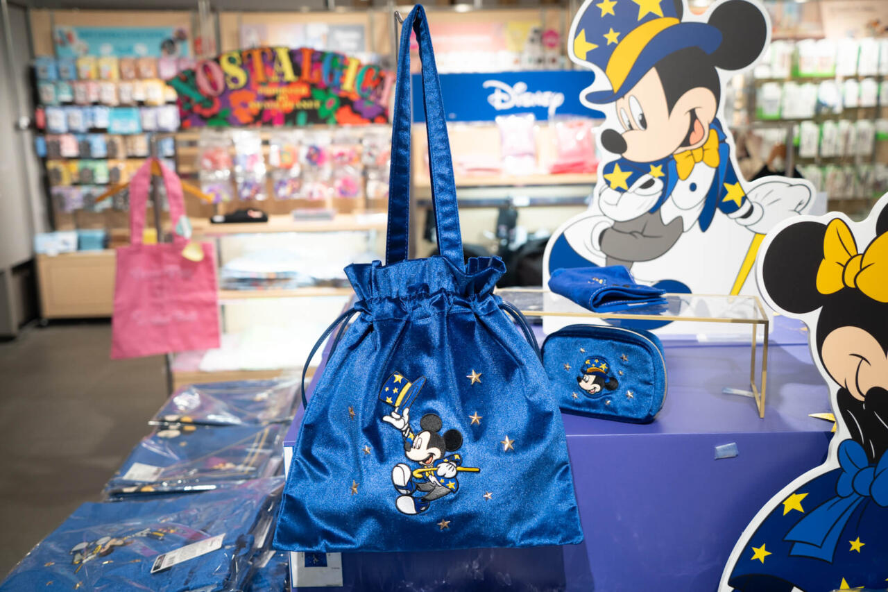 ディズニー】“即買いグッズ”が4千アイテム超！「巨大ディズニーグッズ
