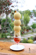 3玉乗るとこの高さ!桃好きの夢ですね。【KingFarmCafeの桃のパフェ】