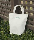 【L.L.Bean×URBAN RESEARCH DOORS】「別注Shoulder Strap Tote M」¥5,500（Natural / Carbon Gray / Black）