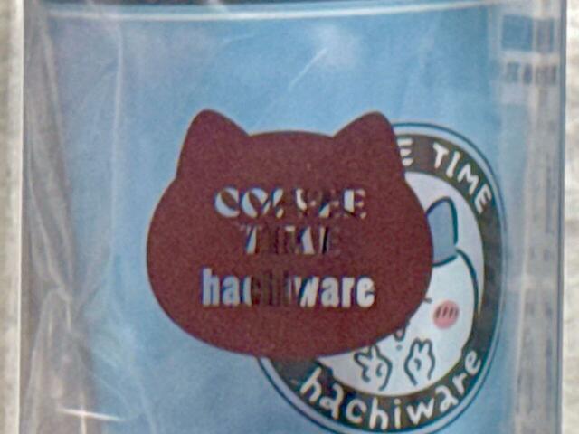 パッケージにはハチワレのシルエットの中に「GOFEE TIME hachiware」ロゴ入りのイラストがプリントされています