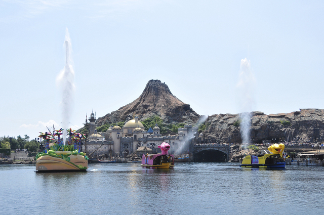 『東京ディズニーシー 20周年 アニバーサリー・セレクション』サマーオアシス・スプラッシュ (収録年：2011)