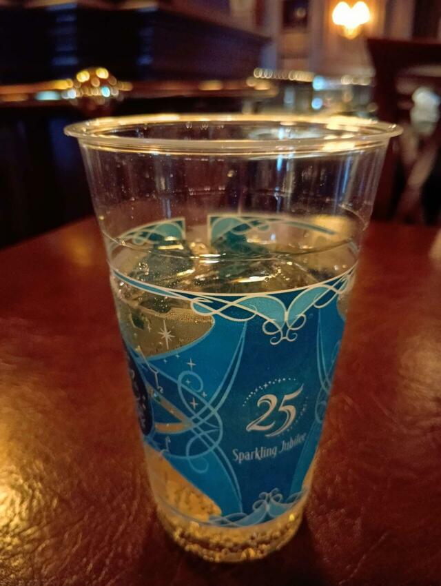 チェイサーとしてソフトドリンクも飲みましょう。シンプルに美味しいし。【S.S.コロンビア号　ジュビリーガラ】