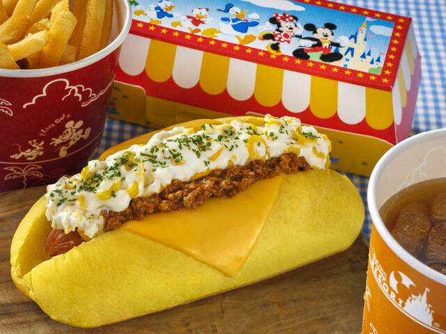 スペシャルセット 1,240円｜販売店舗：リフレッシュメントコーナー｜ 東京ディズニーランド ディズニー・パルパルーザ「ドナルドのクワッキー・ダック！ダック！ダックシティ！」スペシャルグッズスペシャルメニュー