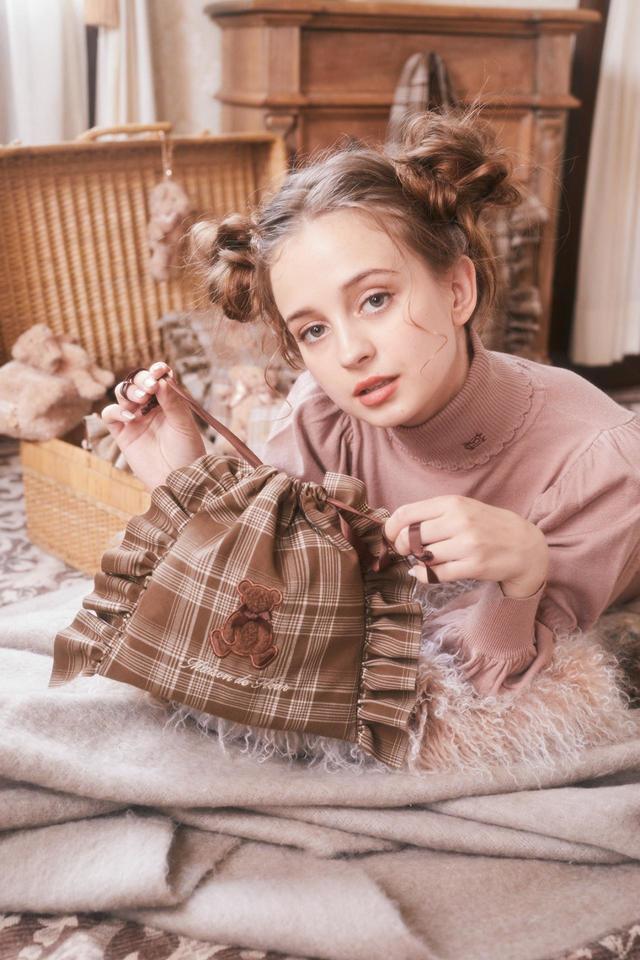 フリルベア巾着 / 価格3,949円（税込み）/カラー： Beige/Brown