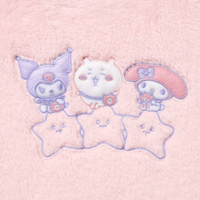 GIRLS フリースセット｜2,290円｜ユニクロUT「ちいかわ × サンリオキャラクターズ：スペースツアー」