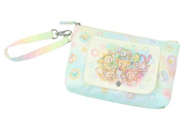 スーベニアおてふきキャリー 対象メニューにプラス1,300円|東京ディズニーシー「ダッフィー&フレンズ20周年:カラフルハピネス」スペシャルメニュー|販売店舗:ミゲルズ・エルドラド・キャンティーナ|販売開始:2025年4月8日(火)