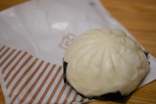 【ローソン 特製豚まん】価格は198円（税込）