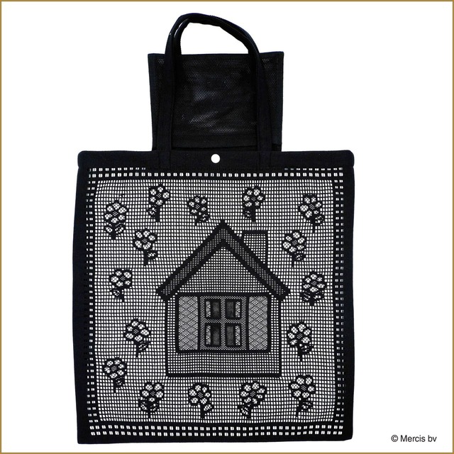 【横浜元町近沢レース店「ミッフィー 近沢レース店 レースバッグ」】裏面はお花とお家をレースで表現しています♪