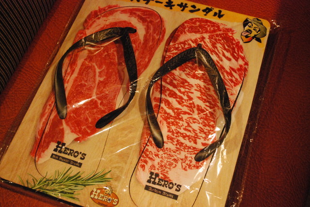 ヒーローズ・秋葉原店／3ポンドステーキ　サンダルもありました