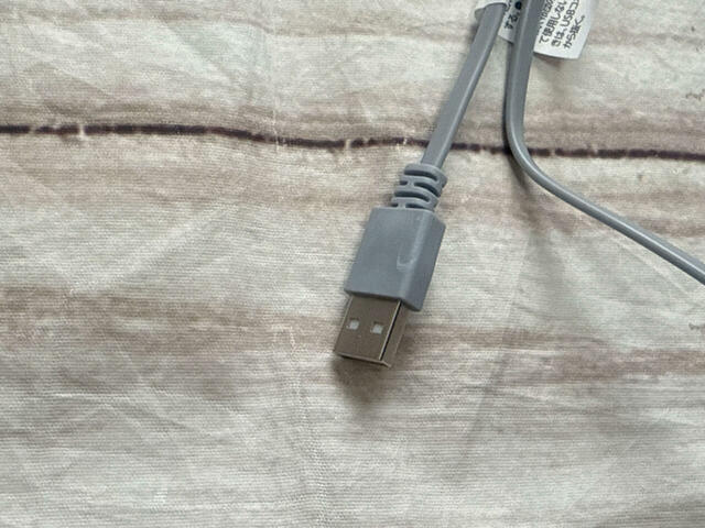 出力が5V / 2.0A以上のACアダプター、もしくは5000mAhのモバイルバッテリーを使用しましょう