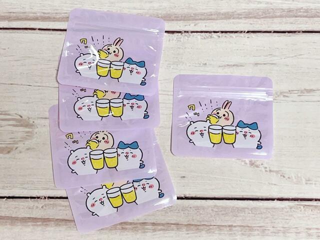 【ちいかわ100円雑貨】ラベンダーはジュースで乾杯をしている3人♡