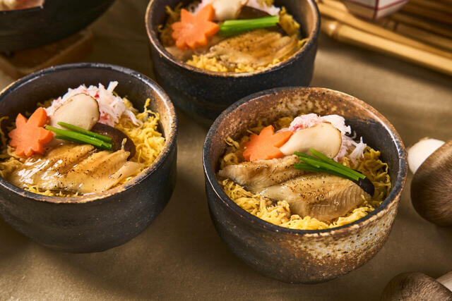 「京の蒸し寿司」<期間:2025年11月1日~12月31日>【ウェスティン都ホテル京都の美食の饗宴「京都 冬の恵み」ブッフェで、冬の京都を楽しむ贅沢なひととき♪】