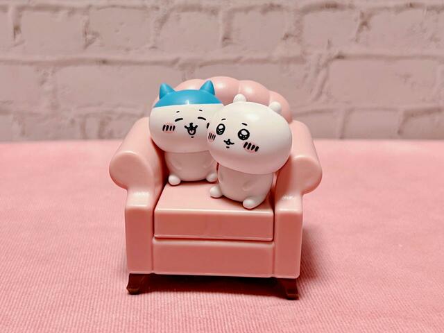 【ちいかわ：インテリアミニフィギュア3】2人座れます！