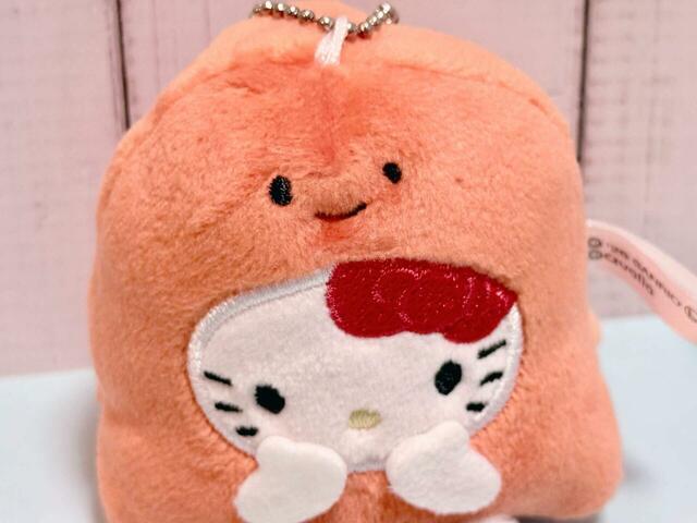 ポーズがかわいすぎる〜！にっこりーノの特徴である、にっこり笑顔のお顔もキュート！