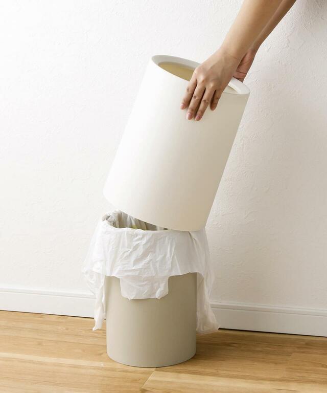 【3COINSのインテリアグッズ売れ筋ランキング 6位】「ラウンドダストボックス」1,650円（税込）