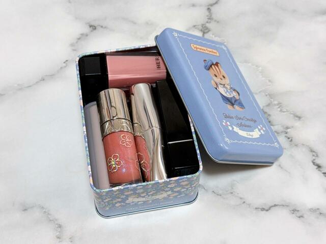 リップを収納。合計9本収納可能でした！