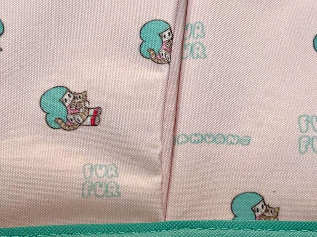 「FURFUR」「MAMUANG」のロゴも散りばめられています。ぷくっとしたフォントがキュート♪