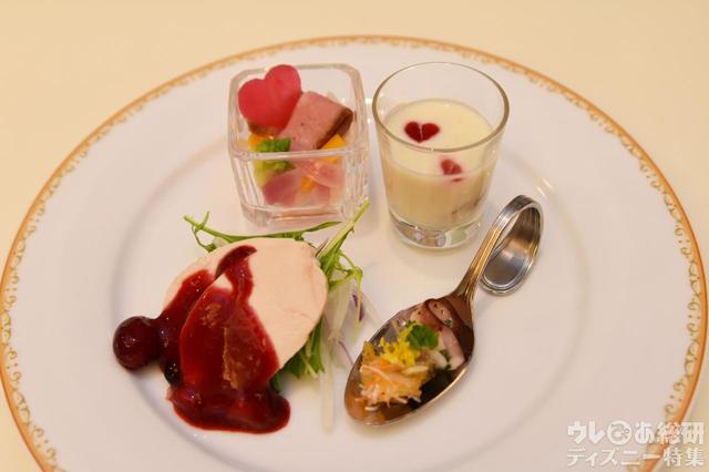 “トータリー・ミニーマウス”ディナーブッフェ｜東京ディズニーランドホテル_「シャーウッドガーデン・レストラン」