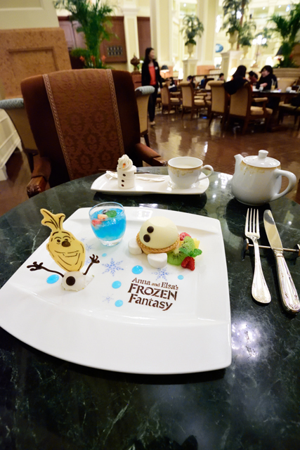 “アナとエルサのフローズンファンタジー” オラフ デザートメドレーとドリーミング・オラフ ©Disney