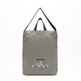 【PEANUTS×FURLA】「フルラ ピーナッツ 2026 トート」¥9,900(税込み)、W35 x H37 x D19cm(全2色)