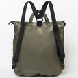 肉厚な中綿でクッション性を実現した軽量3WAYバッグ GUARD HELMET BAG BOOK KHAKI　3,278円(税込)