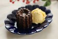 カヌレのバニラアイス添え