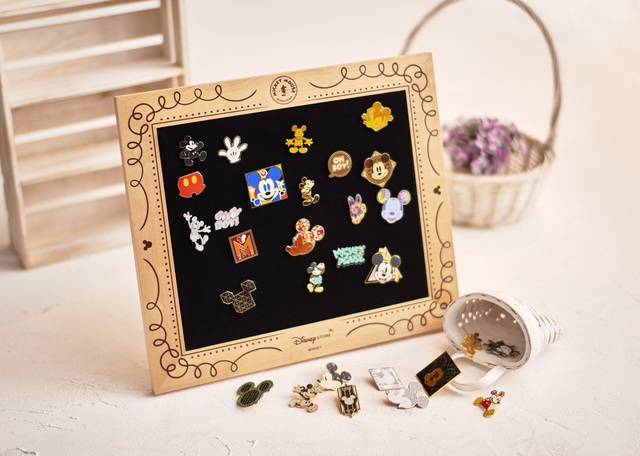 ピンバッジ コンプリートセット 19,440円（税込）