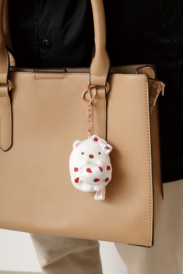 【すみっコぐらし×サクマいちごみるくキャンディ】バッグなどにつけて持ち歩きたい「ぶらさげぬいぐるみ」