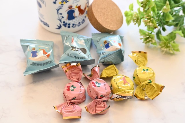 【タカシマヤ アムール・デュ・ショコラ 2026／キツネとレモン】瓶の中には紅茶チョコレートが全部で8粒