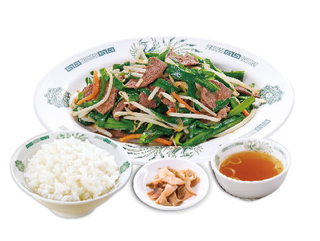 【日高屋の人気メニュー売れ筋ランキング 4位】「ニラレバ炒め定食」810円(税込)