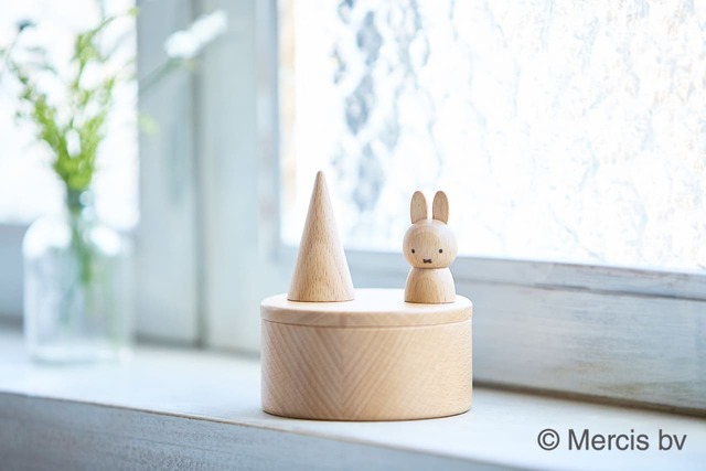 【ミッフィー リングホルダー】価格：2,420円、サイズ：約幅80×奥行80×高さ89mm