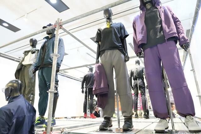 【EXILE×WORKMAN】深みのあるパープルはTAKAHIROさんのイメージカラーを反映しています