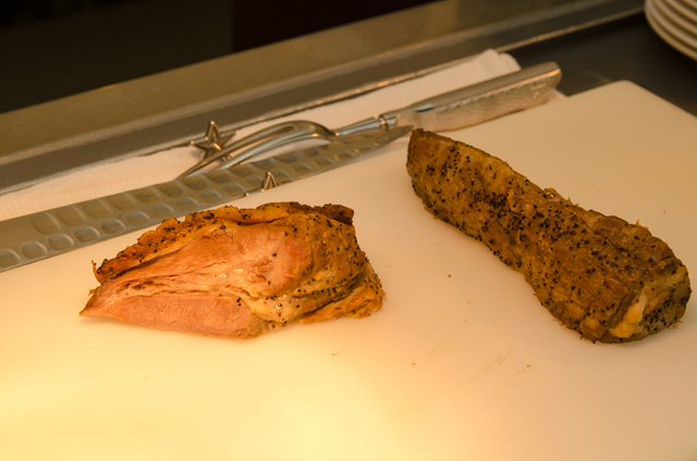 ローストポーク｜クリスタルパレスレストラン「アナとエルサのフローズンファンタジー」スペシャルブッフェ ©Disney