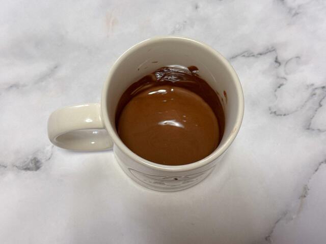 余ったチョコは豆乳やミルクに溶かして飲むと美味しくいただけます♪