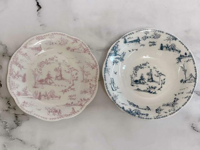 【Seria（セリア）】プレートMと浅ボウルを並べてみました！ぜひサイズ選びの参考にしてみてくださいね♡