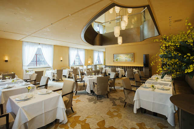 【資生堂パーラー】レストランの内観