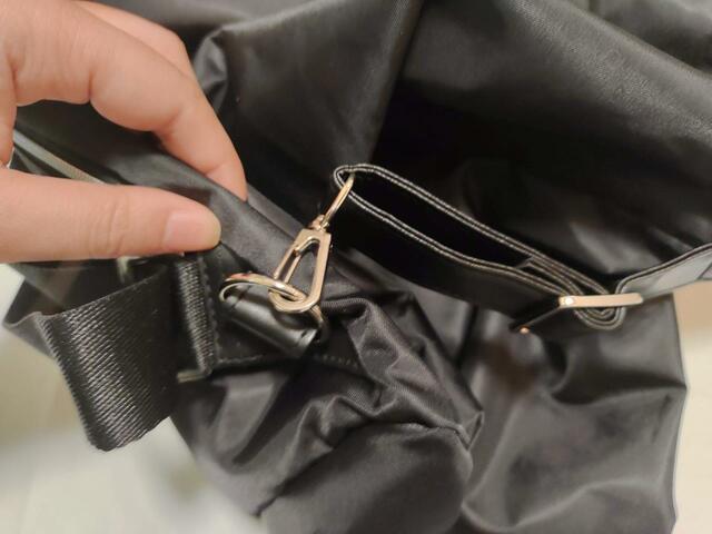 フックをDカンにかける