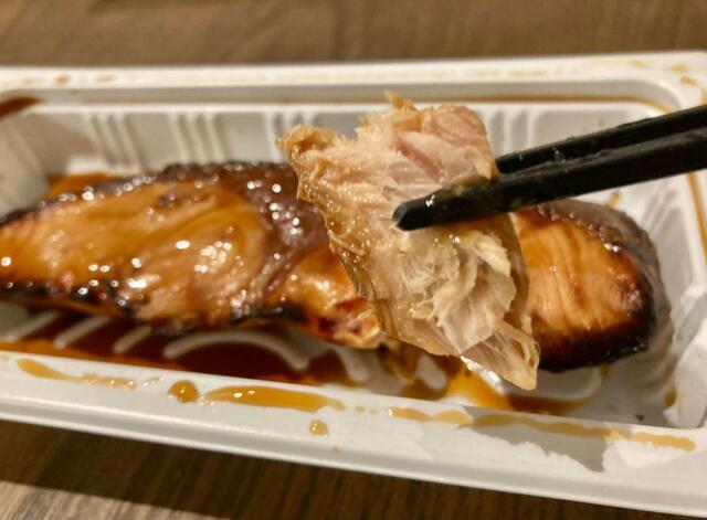 【ファミリーマート ぶりの照り焼き】味の染み込み具合も◎