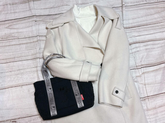 綺麗めコーデには手持ちで♪