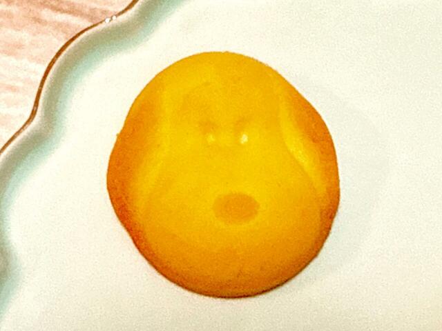 食べるのがもったいなくなるほどかわいい、スヌーピーのお顔の形のクッキー♪