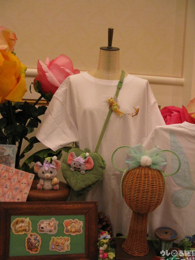 ショルダーバッグ  2,900円｜「フェアリー・ティンカーベルのビジーバギー」をテーマにしたグッズ｜東京ディズニーシー新テーマポート「ファンタジースプリングス」販売店舗：東京ディズニーシー「エンポーリオ」｜発売日：2024年5月28日（火）