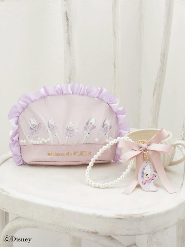 ヤングオイスター/ポーチ 4,700円、パールチャーム 3,500円