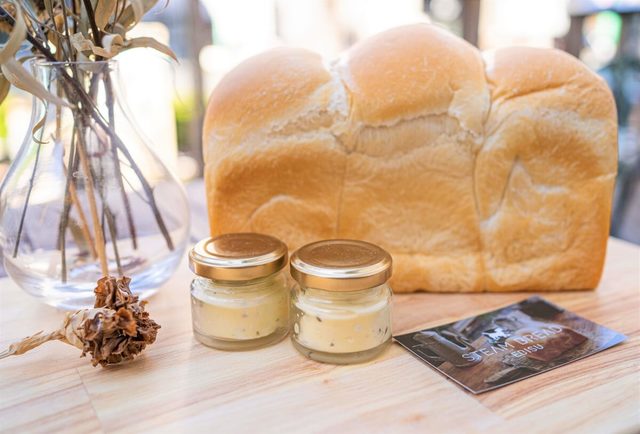 「バチが当たりそうなほどパンが高級な素材を纏う、トリュフバターを堪能セット」税別3,200円