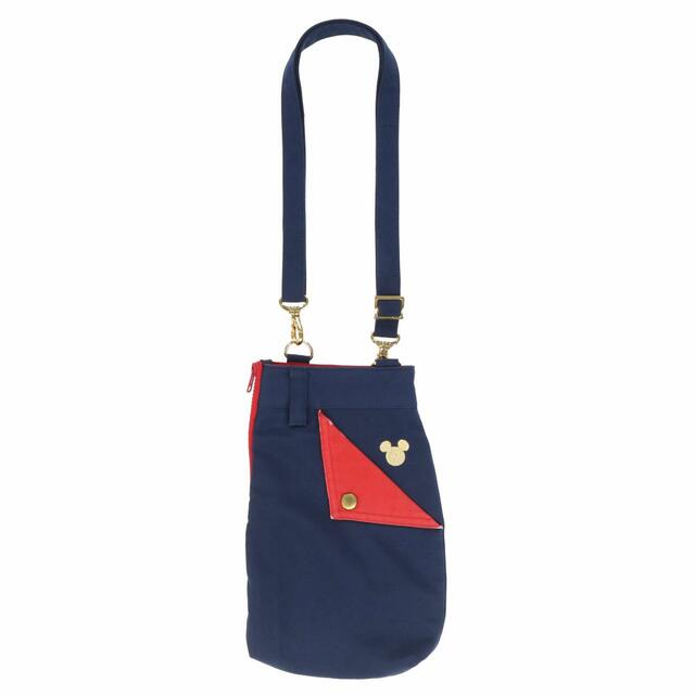 ショルダーバッグ 19,000円｜サイズ：（本体）縦約30×横約18cm、（ストラップ）⾧さ約64～120cm｜東京ディズニーリゾート・サーキュレーティングスマイル｜販売日：2023年6月22日（木）｜販売店舗：東京ディズニーランド「アドベンチャーランド・バザール」、東京ディズニーシー「スチームボート・ミッキーズ」