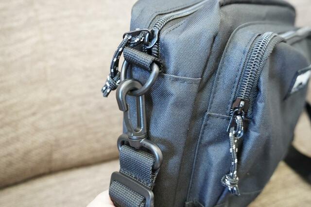 【THRASHER SHOULDER BAG BOOK special package】ナスカン部分