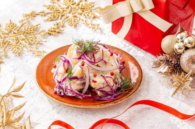 「サラダステーション」＜期間：2025年11月6日～12月25日＞【【ヒルトン名古屋】ホリデーシーズンの食の旅が楽しめるランチ＆ディナービュッフェ「ワールド・クリスマス・ビュッフェ ～五感を満たす美食の旅～」開催】